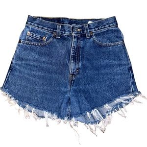 Vintage Levi’s 512 high waisted cut off shorts size 6